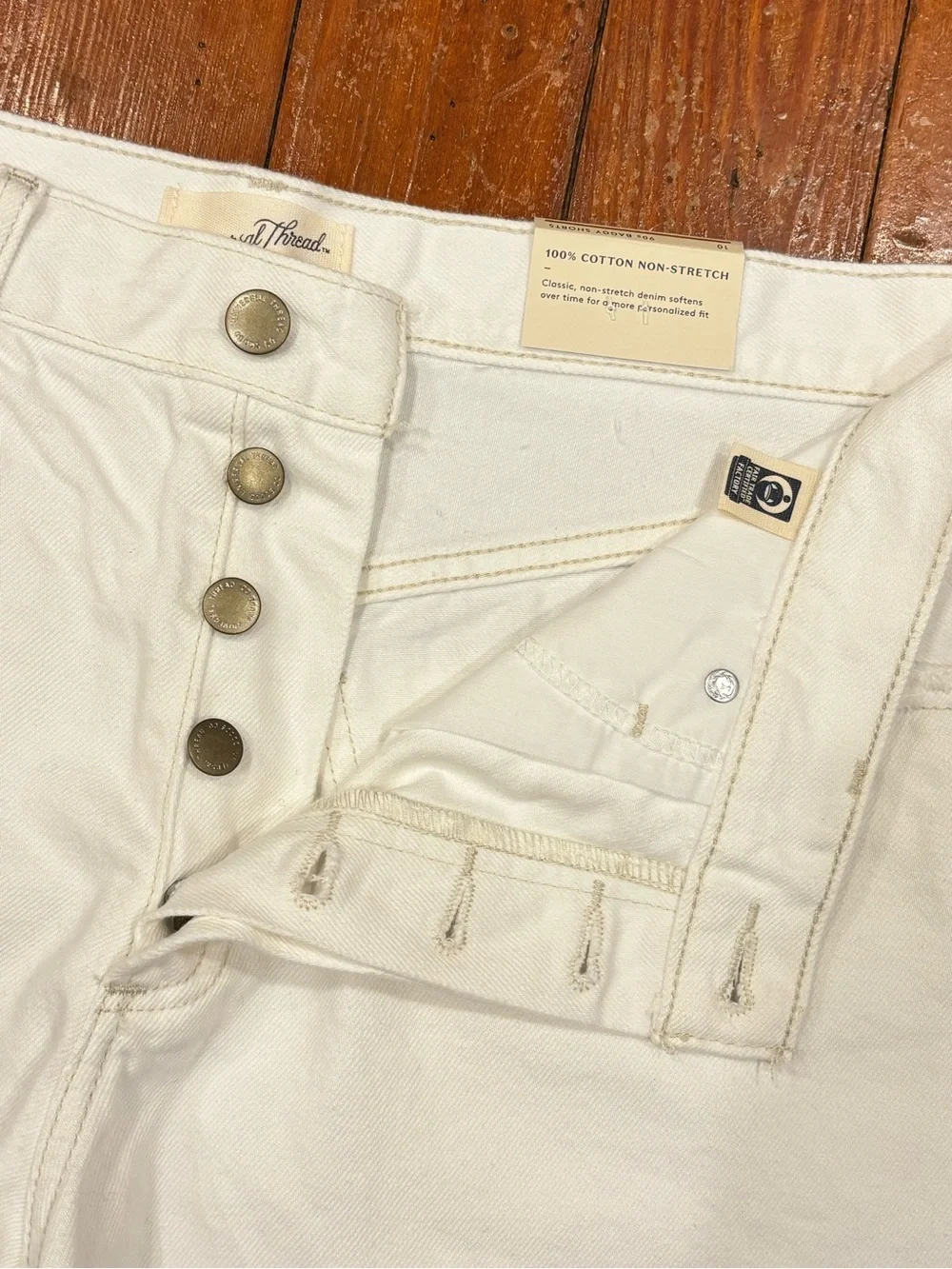 White Denim Mid Rise 90’s Baggy Non Stretch Women’s size 10 100% Cotton
